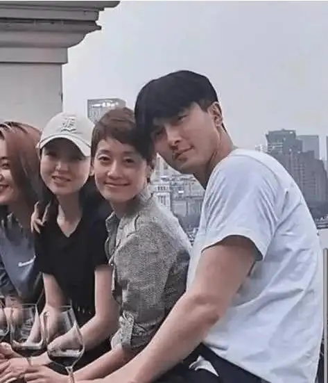 高伟光被曝隐婚,女方是艺术品收藏者,4年前已共同购买豪宅入住_女士