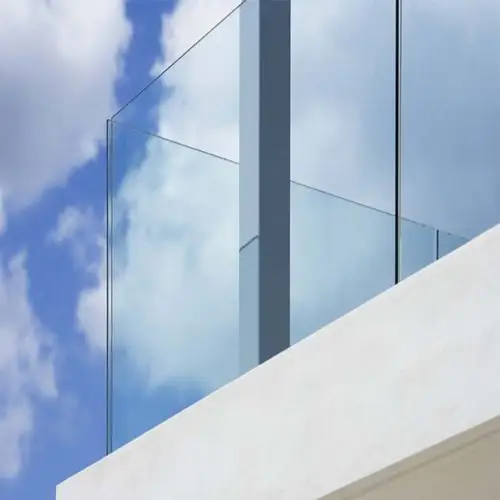 高端大气定制预埋 u型铝槽无框钢化玻璃防护栏