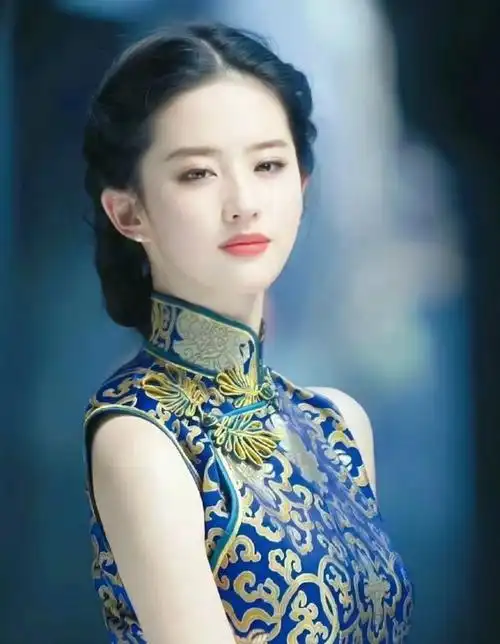 网易首页>网易号>正文申请入驻> ·发型:中式盘发,修饰脸型盘发与旗袍