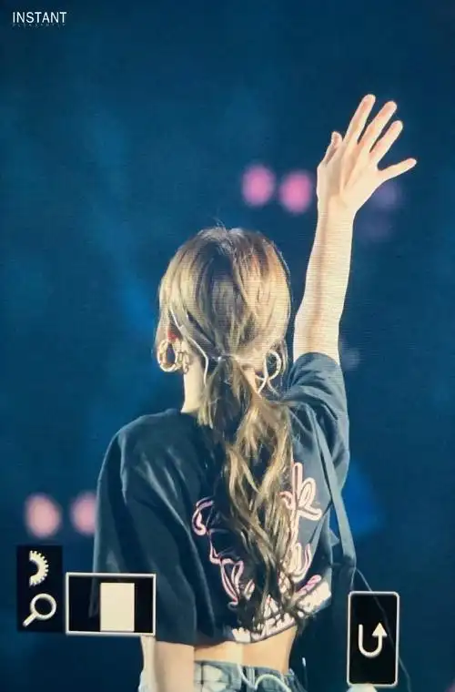 好喜欢lisa的背影