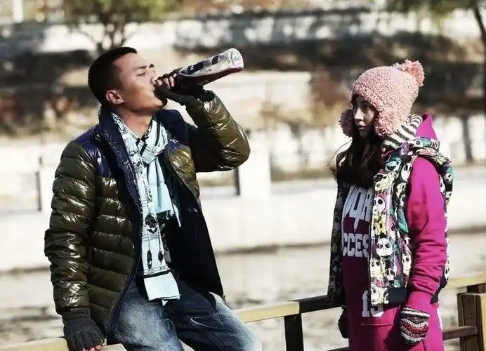 [9038]top电视剧北京青年 姚笛唐娇帽子大球球帽毛线针织帽子130g