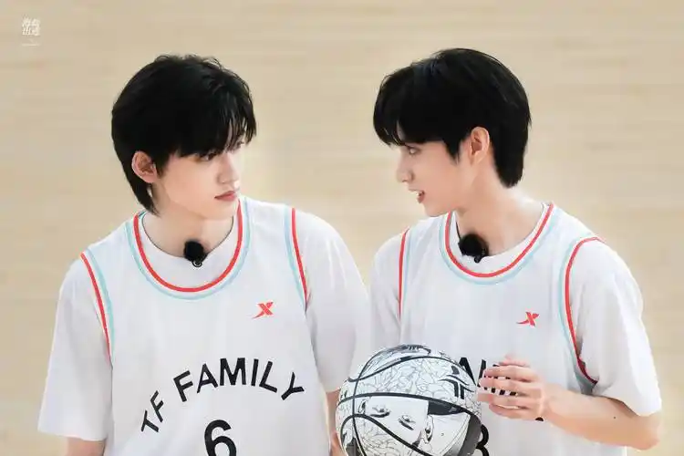 刘耀文与宋亚轩举止亲密也有错?错的不是他们,而是有心之人