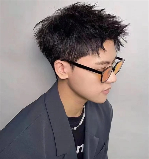 帅到爆炸的碎盖头摩根烫,对脸型和发质都很友好的