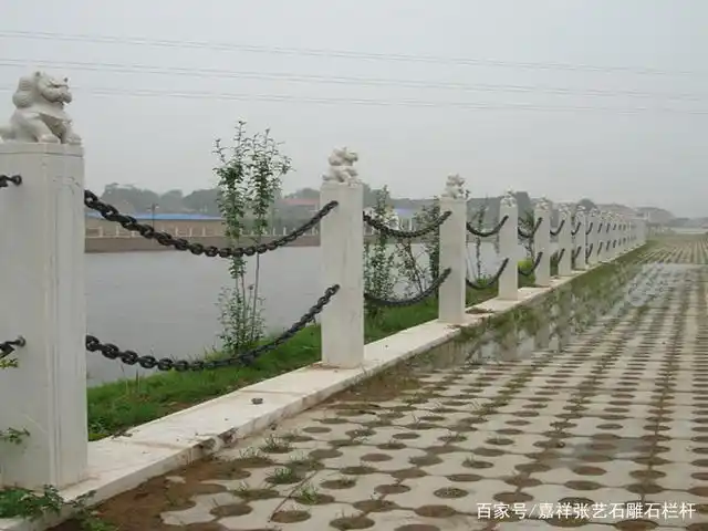 河道栏杆护栏的建造是选用各种各样石头来加工的,他是用纯天然花岗岩