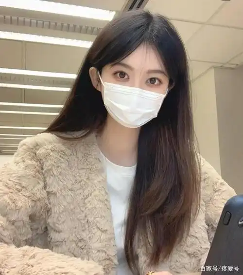 女生要懂得保护自己出门戴口罩远离男人多的地方