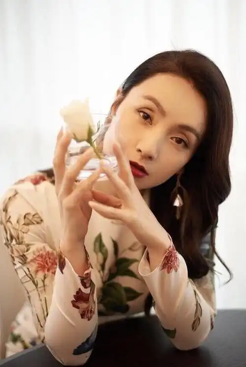 年轻时的小陶红有多美? 有图为证_陶虹