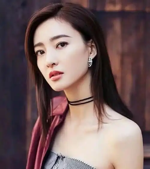 王丽坤近况曝光穿千元睡衣跳舞笑容甜美36岁仍被网友夸清纯