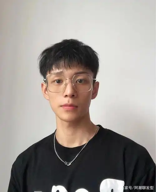 2021年夏季3款流行清爽男发图鉴,剪完清新帅气,很值得一剪!