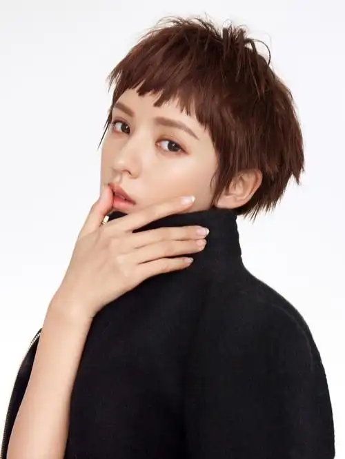 张予曦短发时尚干练写真图片[3/9]_明星_美桌网