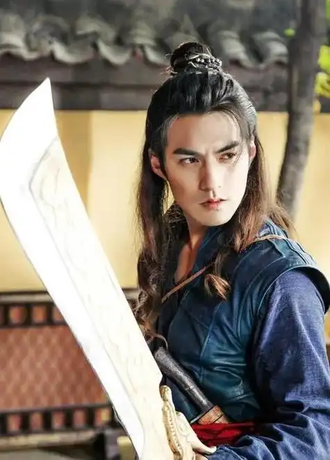 我宣布:严屹宽古装 赏 心 悦 目 !