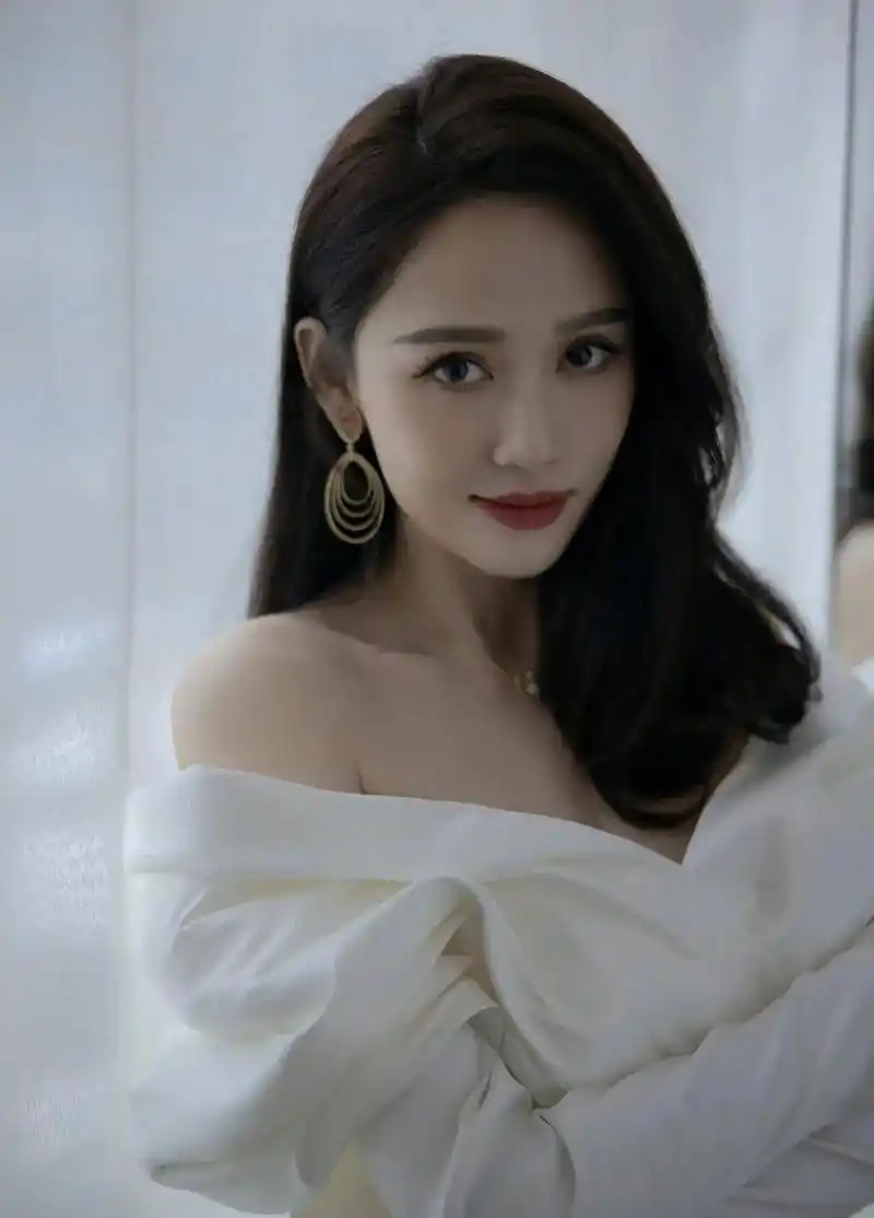 陈乔恩44岁身高165