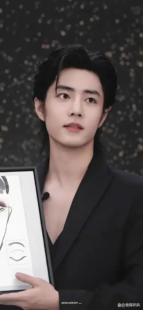 至于90后小花的竞争,迪丽热巴和杨紫的粉丝们一直在争论谁更胜一筹.