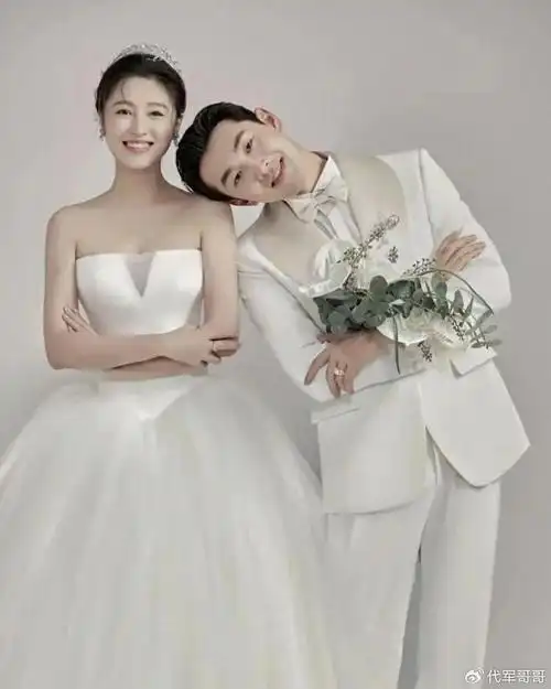 盘点娱乐圈40对明星夫妻婚纱照,哪对最惊艳?