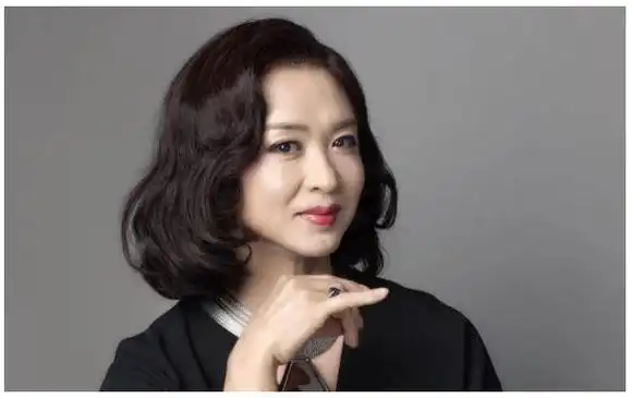 金星变身前的妻子,比刘亦菲要美丽,分手12年后又嫁给同一个男人