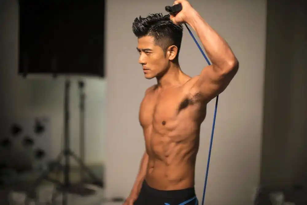 郭富城:马甲线会有的,六块腹肌也终究会有的!