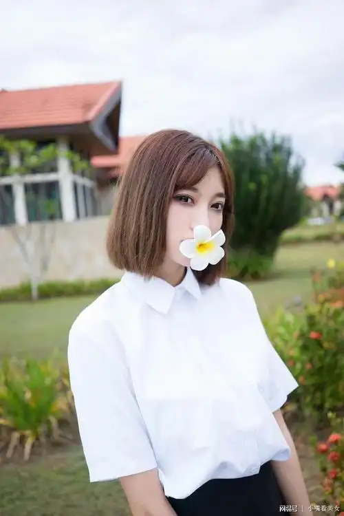 小嘴看美女杨晨晨美腿制服性感诱人