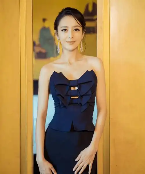 佟丽娅,新疆四美之首,与前夫陈思诚吻戏照引热议