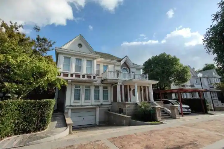 上海浦东新区五居及以上5000万以上500㎡及以上全新房带泳池明厨明卫