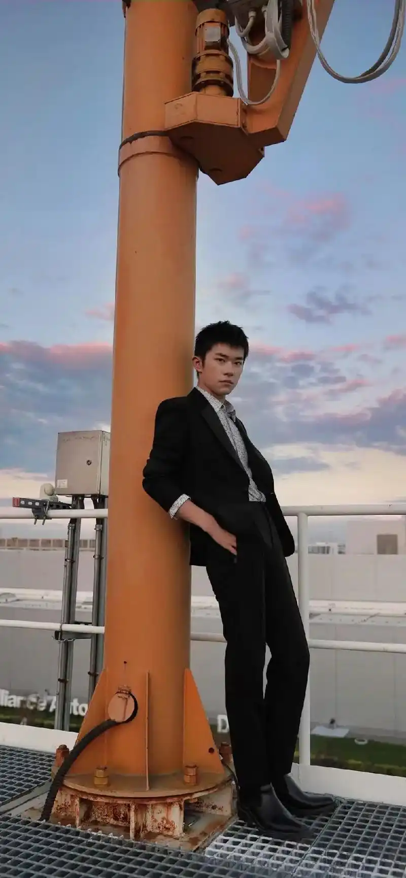 今日份易烊千玺壁纸分享给你们