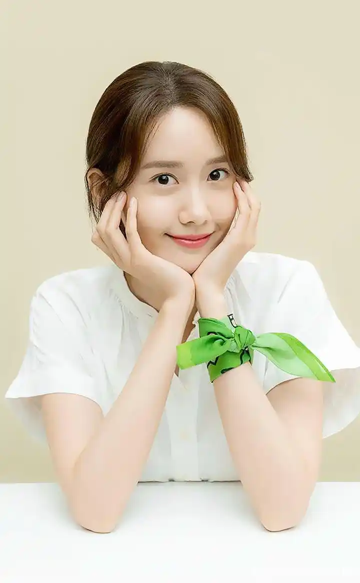 悦诗风吟视角下的「林允儿」,美得发光!