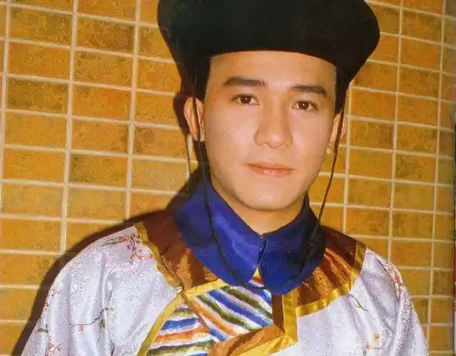 炸锅了梁朝伟王菲久违同框54岁天后状态如少女小哥表情抢镜