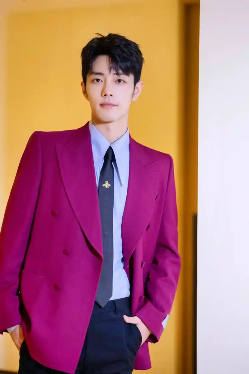 肖战#我也来凑个热闹 #西装杀 #霸气出场 #微光盛典 - 抖音