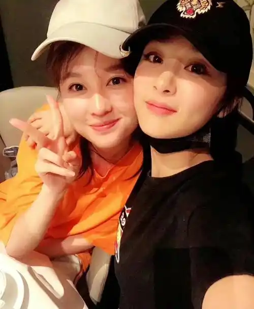 女孩子的友谊真美好,乔欣卡点为杨紫庆生,晒出两人的亲密合照_好朋友