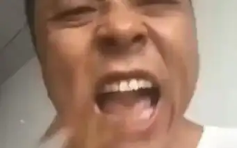 敢不敢跟我比划比划?