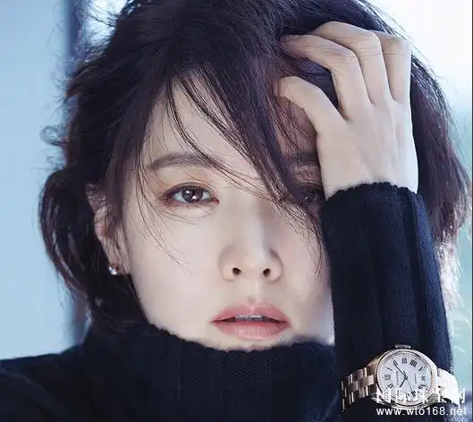 李英爱演绎卡地亚cledecartier系列腕表大片