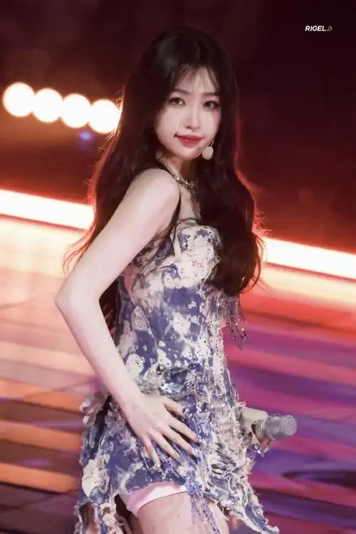 虞书欣爷爷去看the9演唱会了##今日星拍放送