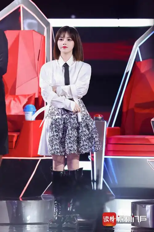 2021中国好声音董书含温暖声线治愈舞台时尚二度pk稳守席位