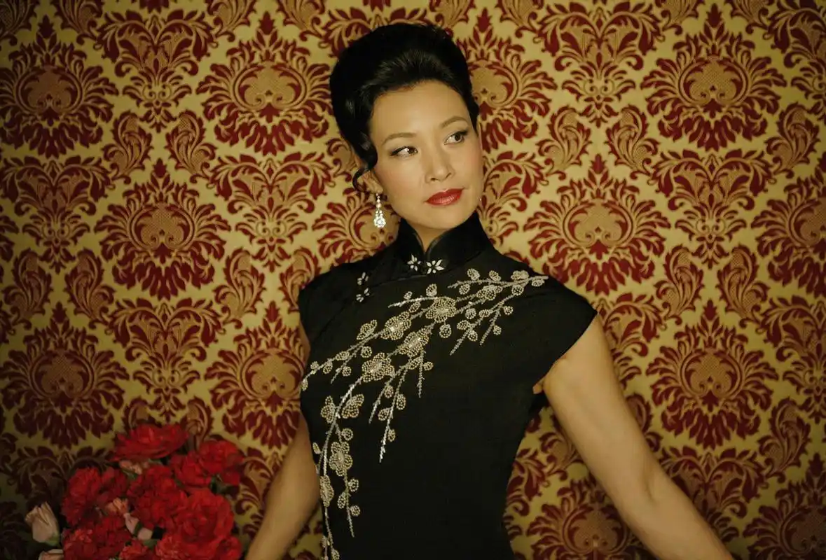 78 旗袍真是个很妙的东西,太年轻,太纤瘦都并不