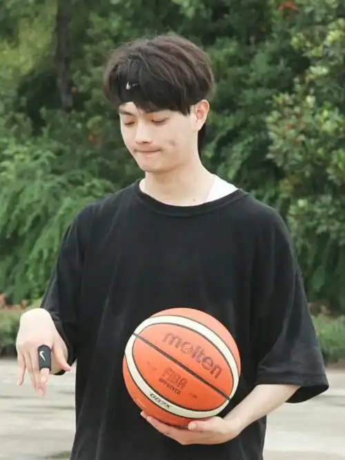 许凯你也喜欢我的小猪包嘛一口一个