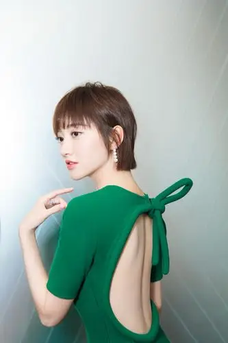 景甜罕见短发写真:利落清爽,甜美俏皮,宛若青春美少女