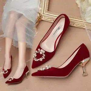 中式秀禾服婚鞋女2022新款酒红色高跟不累脚结婚新娘鞋两穿婚纱鞋