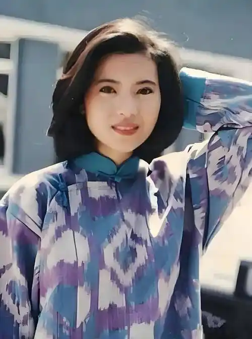 蓝洁瑛:曾是香港女神,55岁倒在自家厕所,葬礼拒绝刘德华出席引发争议