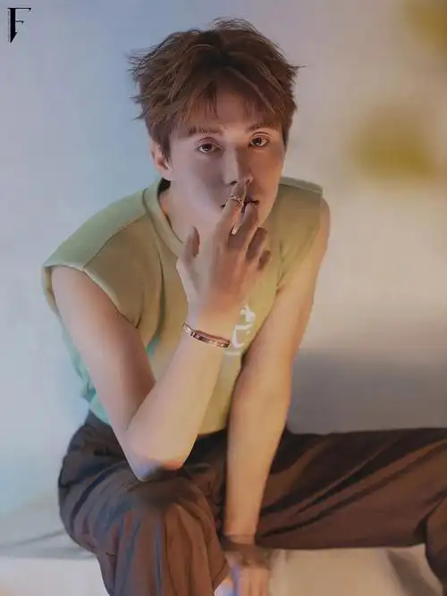 🤳马天宇魅力示范慵懒少年感