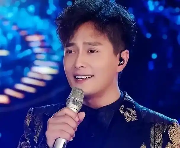 草根歌手云飞多年前曾经抛弃妻女现在终于得到了报应