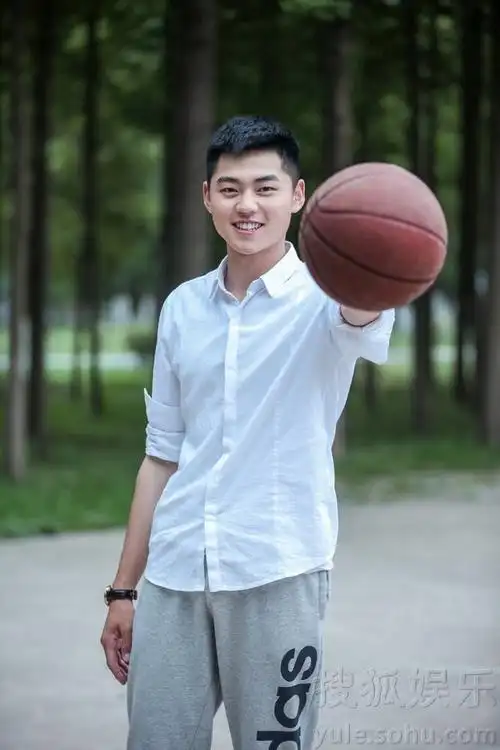 《男子汉》班长王金武生活照曝光 帅气阳光