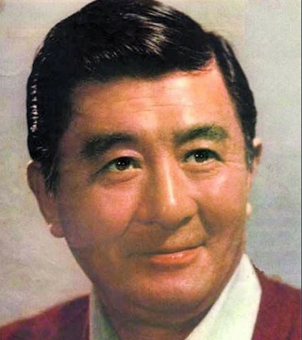 2条虚假报道,让他妻离子散,再次与妻子相遇时,妻子竟嫁给好友