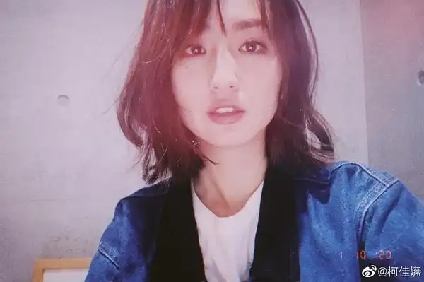 求柯佳嬿小姐姐的好看图片想拿来当头像