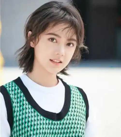 易烊千玺,胡先煦,李兰迪,罗一舟等满屏的