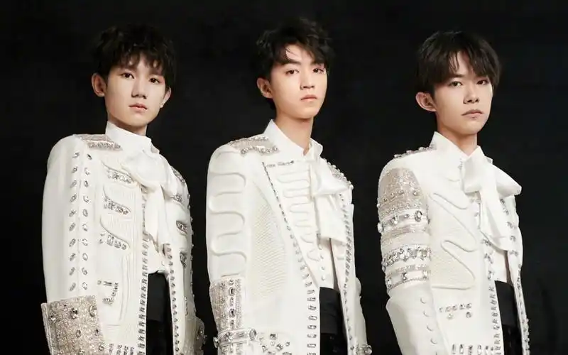 【tfboys】六周年演唱会三小只正在缓缓向你走来-20190810