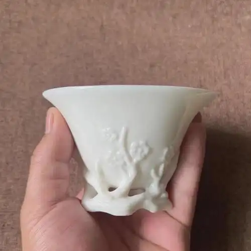 德化窑雕塑仿古折枝梅花杯与古器对话向古器学习