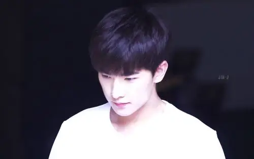 18旋风少女路透!今天杨洋15岁