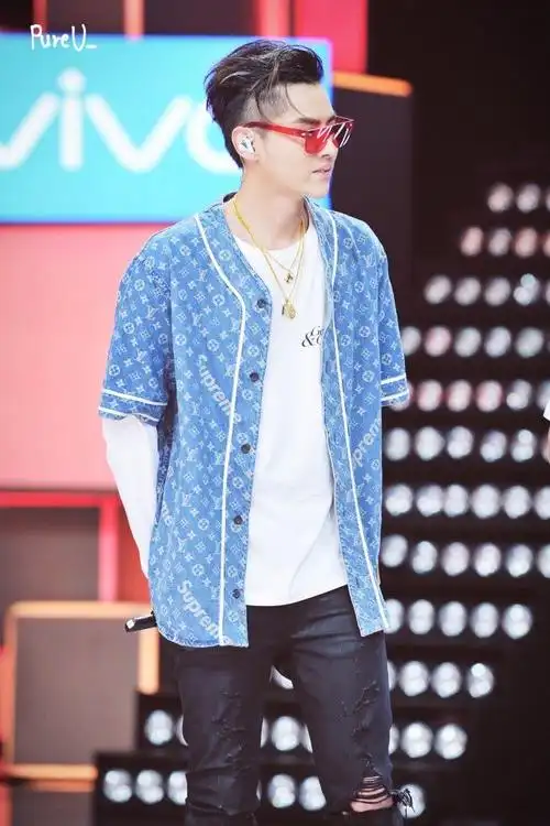 2017吴亦凡《快乐大本营》录制_高清图片大全-爱豆app