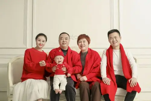 全家福: 一家人在一起的每一段时光都无法复刻,一张照片留念所有温情