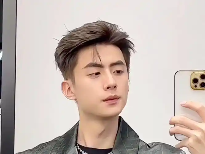 港风侧背换谁不帅#港风背头#男生发型