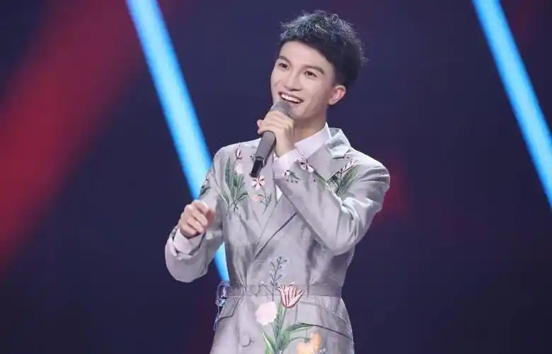 《好声音》花3年才请到他,却被那英淘汰,如今成当红炸子鸡_周深_选手