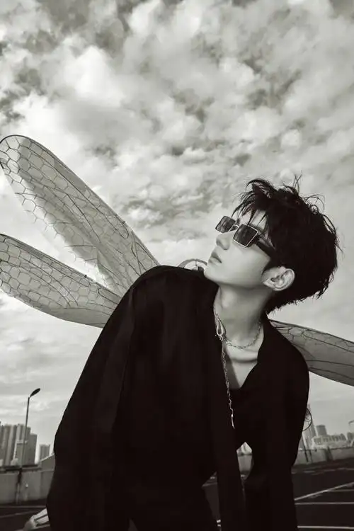 每人和王源说一声晚安